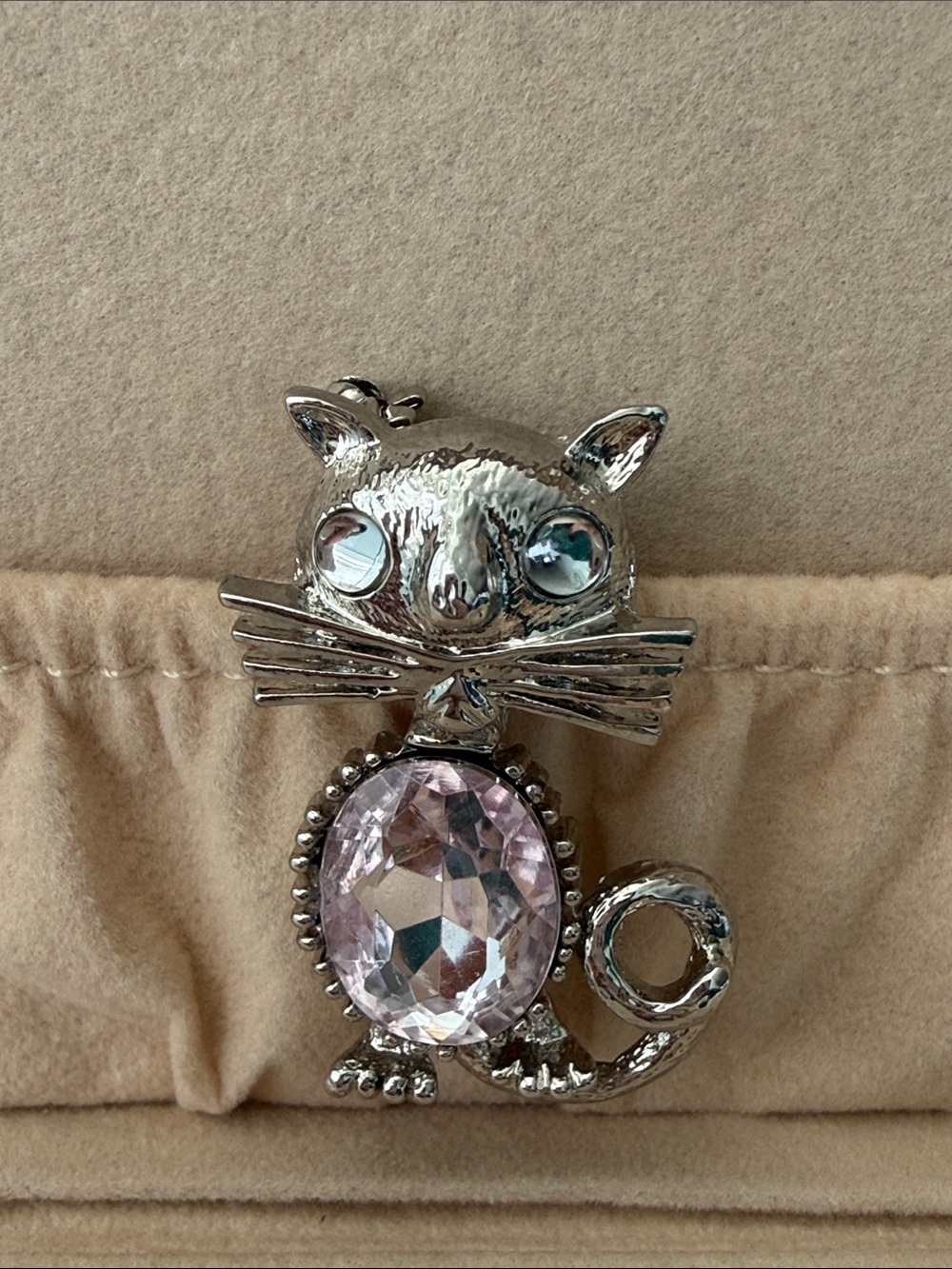 Silver Cat Gem Brooch Pin with Pink Crystal - Excellent Condition